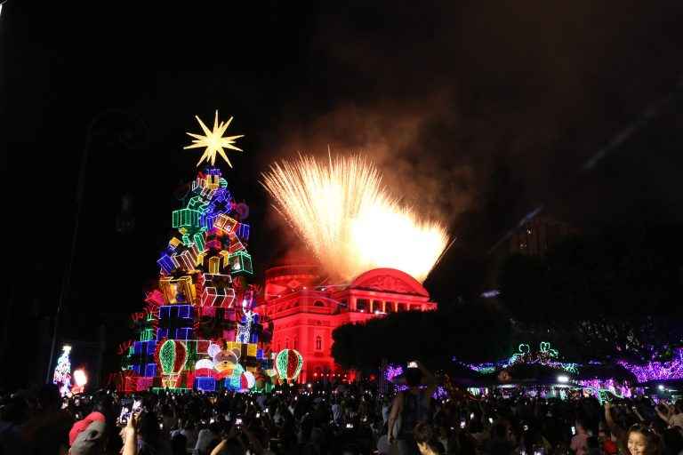 <strong>‘Mundo Encantado do Natal’: Árvore de Natal do Largo de São Sebastião inova com tecnologia e conceitos lúdicos</strong>
