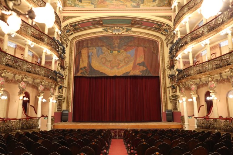 Teatro Amazonas recebe concerto de pianista francês e encontro de tenores, nesta semana
