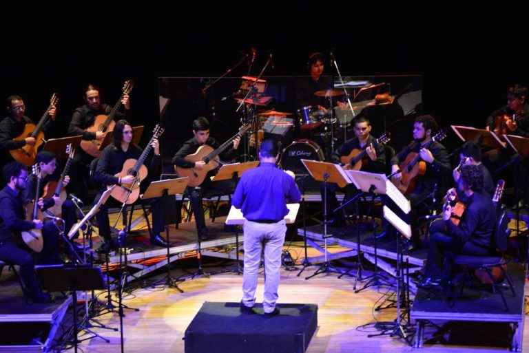 <em>Mês de março inicia com espetáculos da Orquestra de Violões e Amazonas Band</em>
