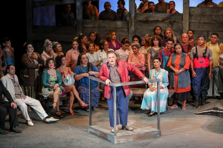Público lota Teatro Amazonas no encerramento do 25º Festival de Ópera