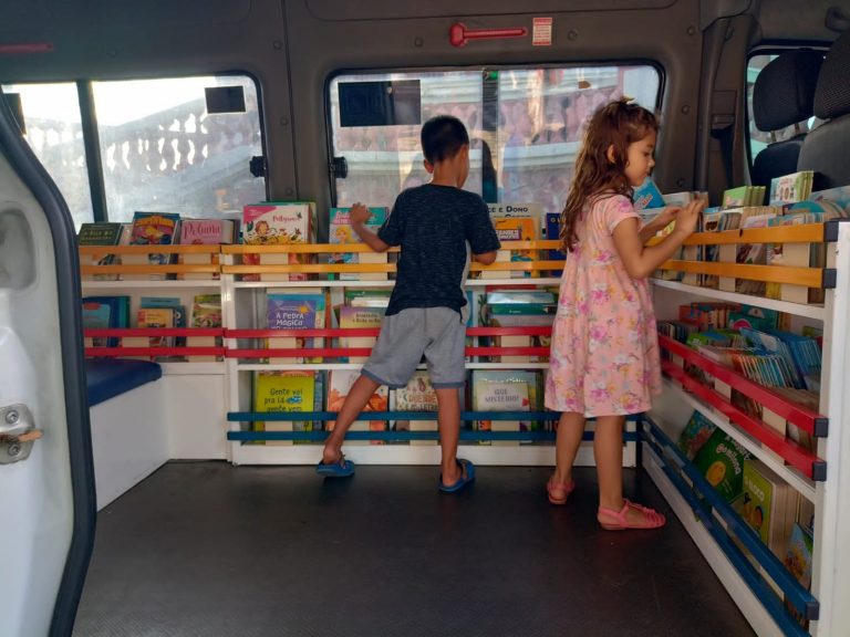 Projeto Biblioteca Volante ‘Mania de Ler’ retoma atividades literárias no Largo São Sebastião