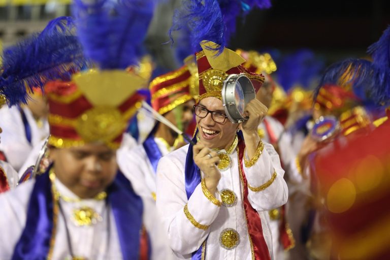Carnaval na Floresta: Ensaios técnicos das Escolas de Samba do Grupo Especial movimentam início da semana