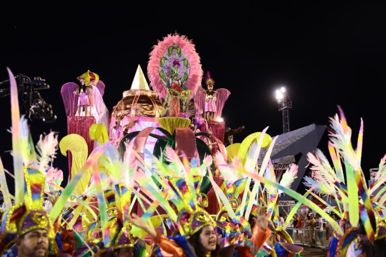 Carnaval na Floresta: Escolas de Samba do Grupo de Acesso A disputam o direito de ingressar na elite do Carnaval de Manaus