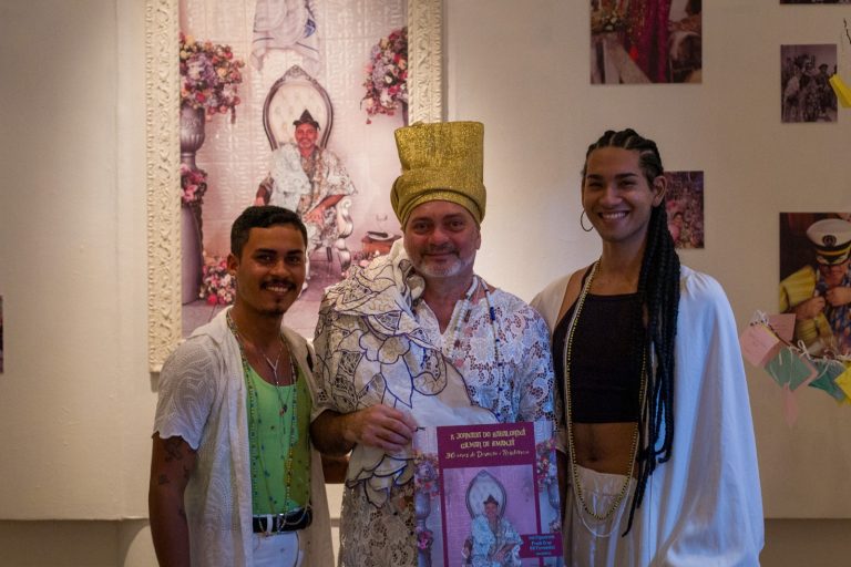 Casa das Artes recebe exposição que homenageia Gilmar Pereira por 36 anos de sacerdócio em Manaus