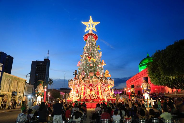 ‘O Mundo Encantado do Natal’ leva mais de 175 mil visitantes ao Largo São Sebastião em dezembro