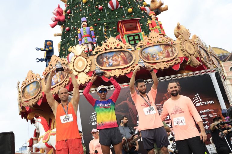 Corrida do Teatro Amazonas 2024 reuniu atletas para celebrar 128 anos do maior patrimônio histórico e cultural do estado