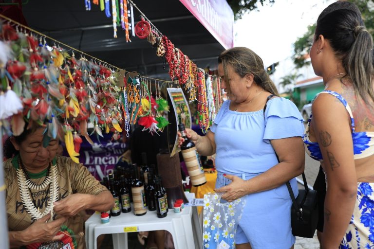 Feira de Natal no Largo de São Sebastião beneficia 160 empreendedores na temporada