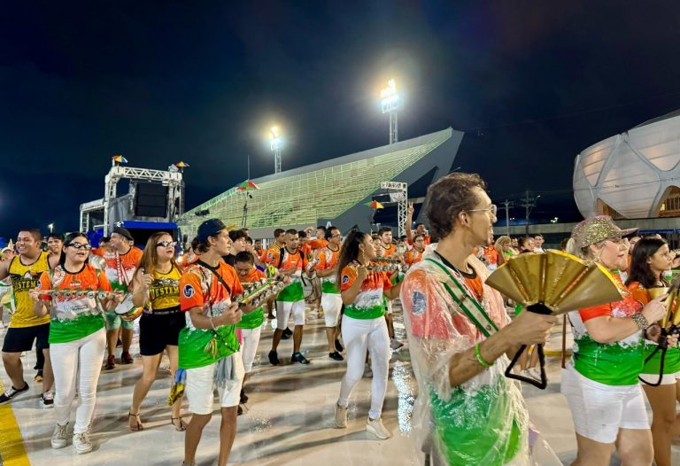 Escolas dos grupos de acesso A e B abrem os agitos carnavalescos com ensaios no Sambódromo