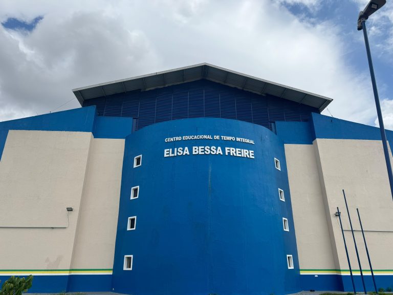 Alunos do Ceti Elisa Bessa Freire recebem a palestra ‘Quem é você na ópera?’ 