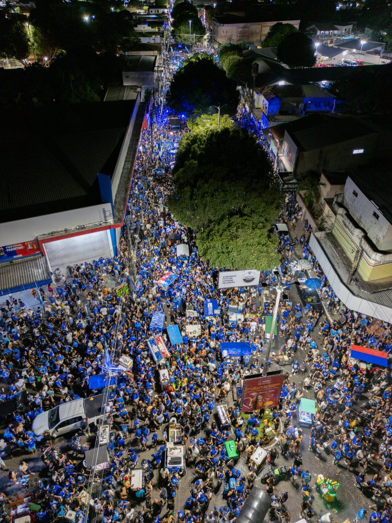  Festival de Parintins 2025: Boi de Rua estreia novo formato e arrasta multidão pelas ruas de Parintins