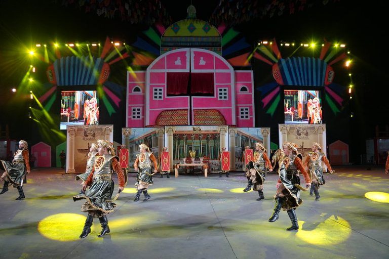 Festival Folclórico do Amazonas: Quinta noite celebra o humor, a fé e a ancestralidade com espetáculos marcantes no CCPA