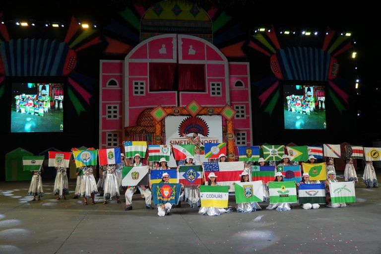 Cultura nordestina e identidade amazônida tomam conta do Festival Folclórico do Amazonas