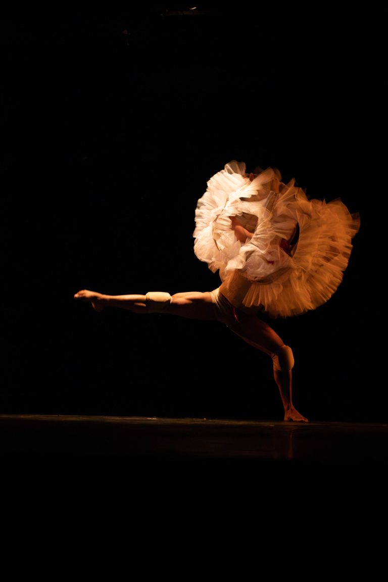 Espetáculo ‘Saberes que Dançam: Temporada de Onà’ une dança, ancestralidade e resistência no Teatro da Instalação