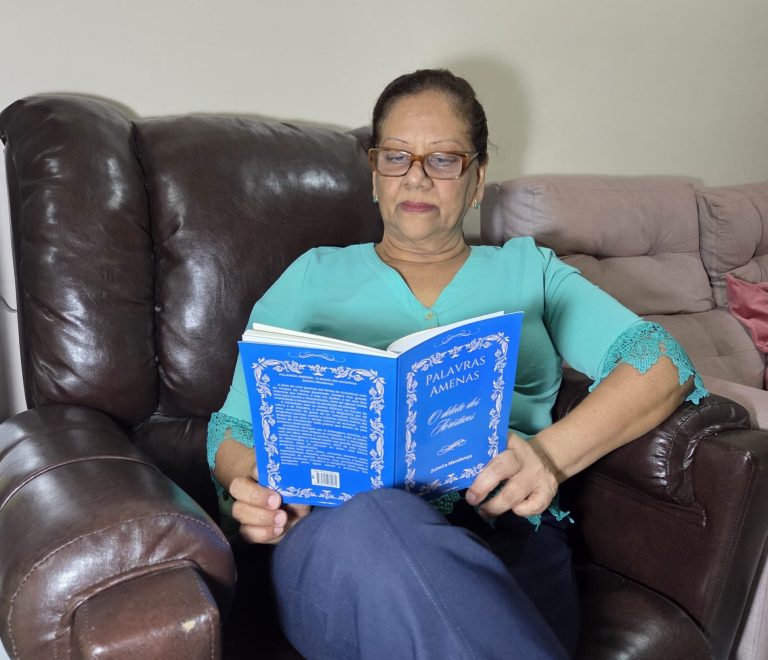 Livro ‘Palavras Amenas’ é lançado na Biblioteca Pública do Amazonas neste sábado