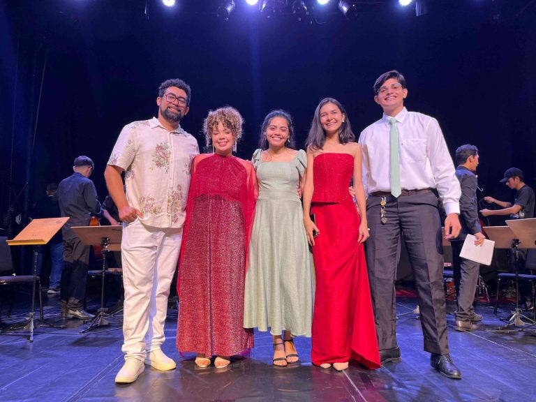 “Amor em Canções”: Camerata de Violões e Canto Popular encantam o público em concerto no Teatro da Instalação