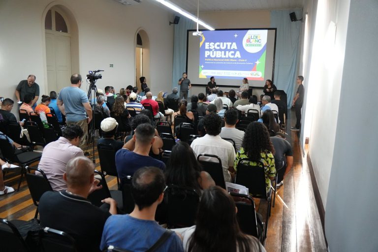 PNAB: Escuta pública fortalece diálogo entre Governo do Amazonas e artistas sobre recursos da cultura no estado