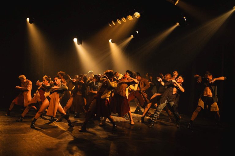 Corpo de Dança do Amazonas leva a cultura Tikuna ao palco do Teatro Amazonas com espetáculo ‘TA – Sobre ser grande’