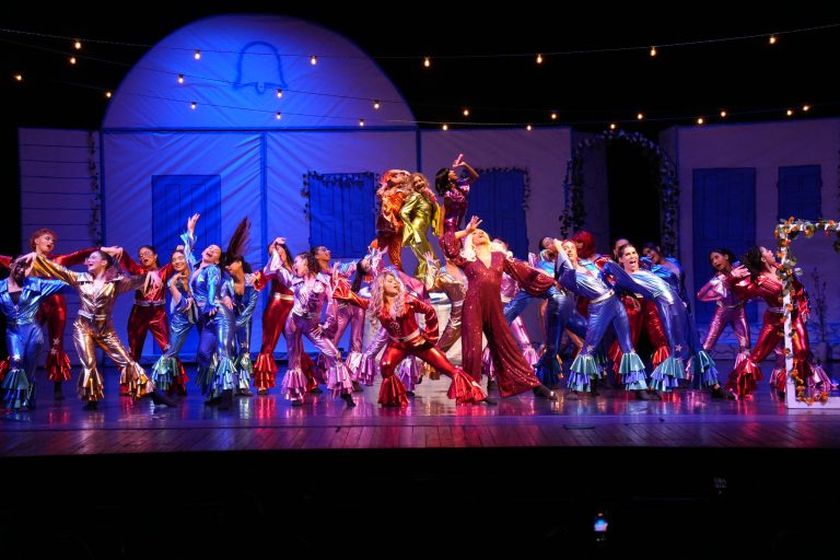 Teatro Amazonas recebe espetáculo do Corpo de Dança da Liga com adaptação de “Mamma Mia!”