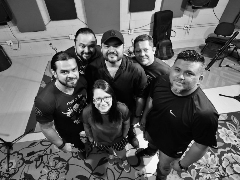 Show gratuito homenageia Renato Russo com clássicos da Legião Urbana no Largo de São Sebastião