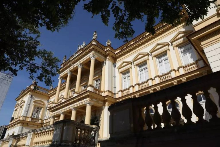 Centro Cultural Palácio da Justiça recebe exposição japonesa de esculturas em miniatura