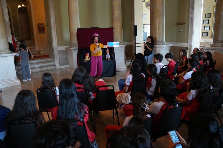 Teatro celebra o Dia Nacional da Poesia com mais uma edição do ‘Sarau no Hall’