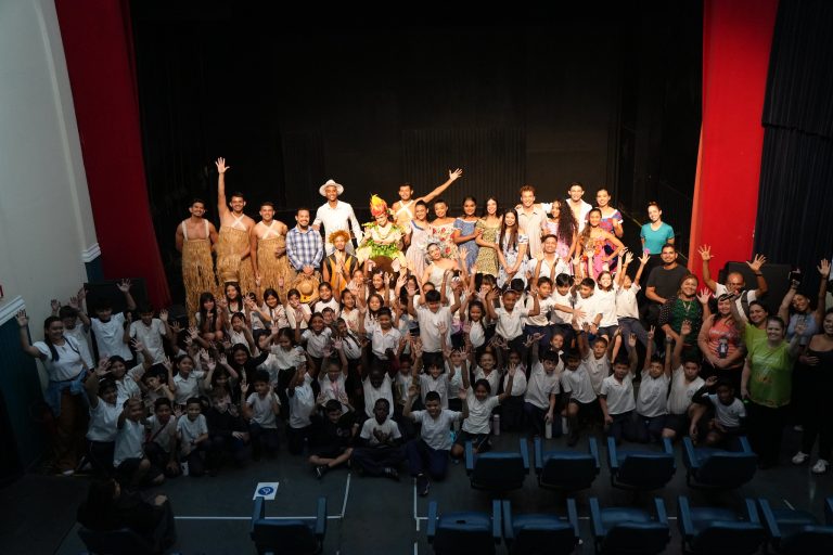 Temporada da Criança aproxima estudantes da cultura regional com o espetáculo ‘Lendas’