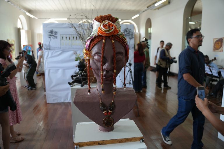 Exposição “Amazônia Preta” celebra a potência da negritude na arte amazônica no Palacete Provincial