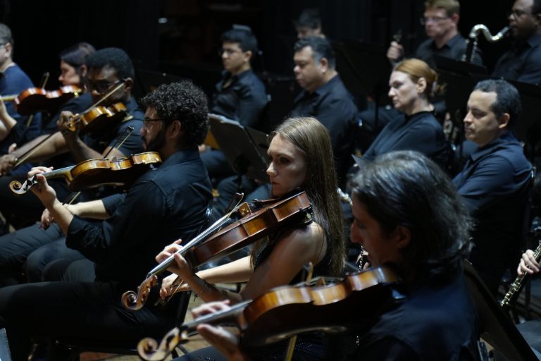 ‘Ressonâncias de 2025’: Amazonas Filarmônica revisita séculos de música em concerto especial no Teatro Amazonas