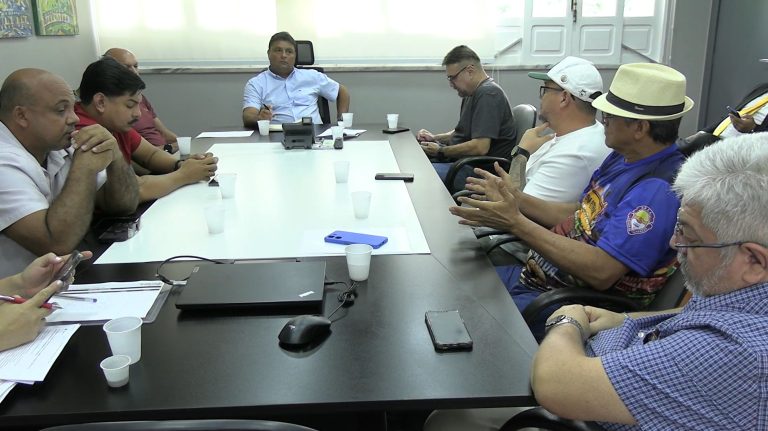 Carnaval na Floresta: Governo do Amazonas cobra planejamento do Carnaval 2026 dos presidentes das escolas de samba