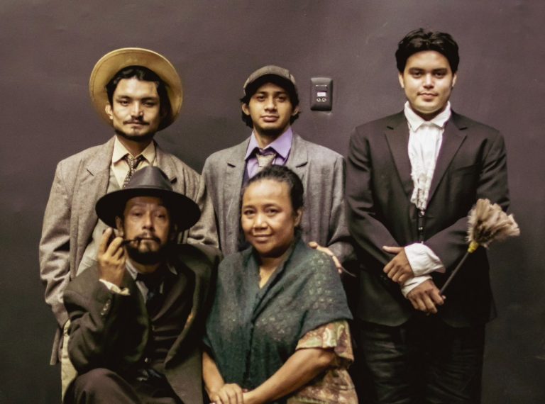 ‘Em Nome da Família’ leva drama intenso sobre relações familiares ao palco do Teatro Gebes Medeiros