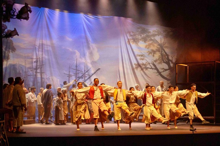 Sobrinho-trineto de Carlos Gomes, maestro Otávio Simões rege ópera histórica no Teatro Amazonas