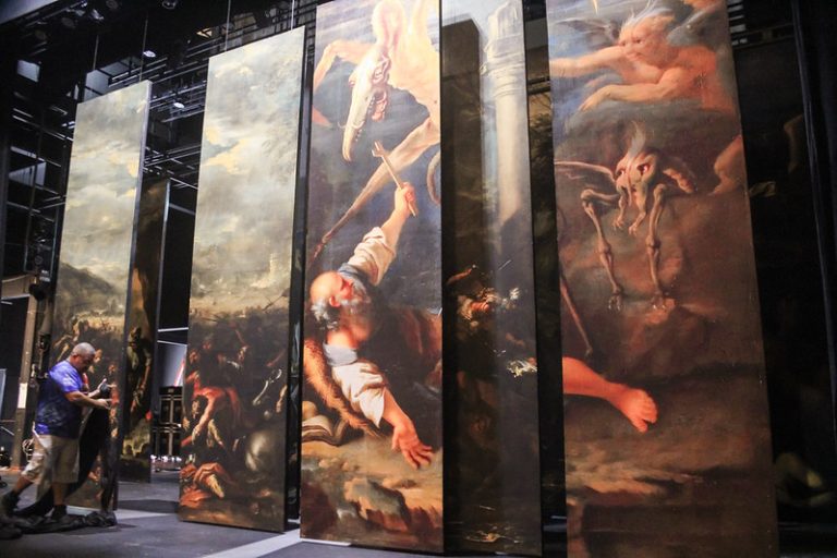 Montagem inédita de ‘Salvator Rosa’ aposta em cenografia imersiva no Teatro Amazonas