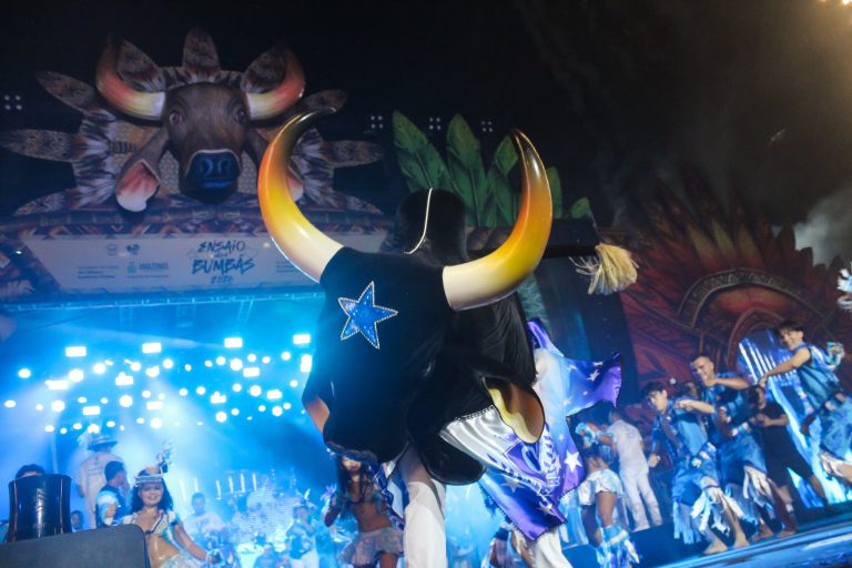 Boi Caprichoso fecha temporada de ensaios com último Bar do Boi no Sambódromo