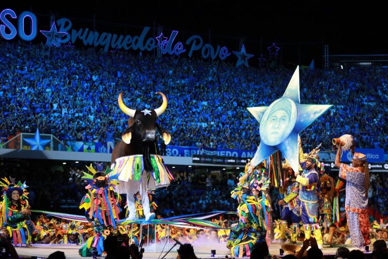 Festival de Parintins 2026: Boi Caprichoso encerra apresentações destacando cultura, memória e tradições da Região Norte