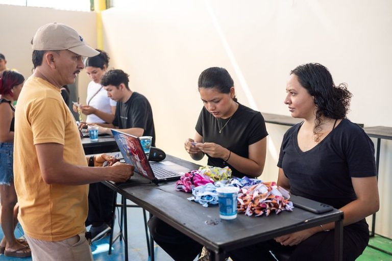 Festival de Parintins 2026: troca de alimentos por pulseiras para Festa dos Visitantes segue nesta quinta-feira