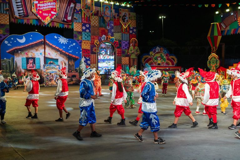 Quadrilhas, cirandas e danças tradicionais movimentam mais uma noite do 68º Festival Folclórico do Amazonas